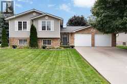 856 LAWNDALE | Kingsville Ontario | Slide Image One