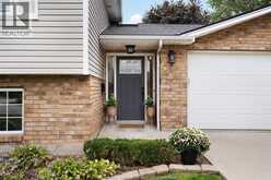 856 LAWNDALE | Kingsville Ontario | Slide Image Three