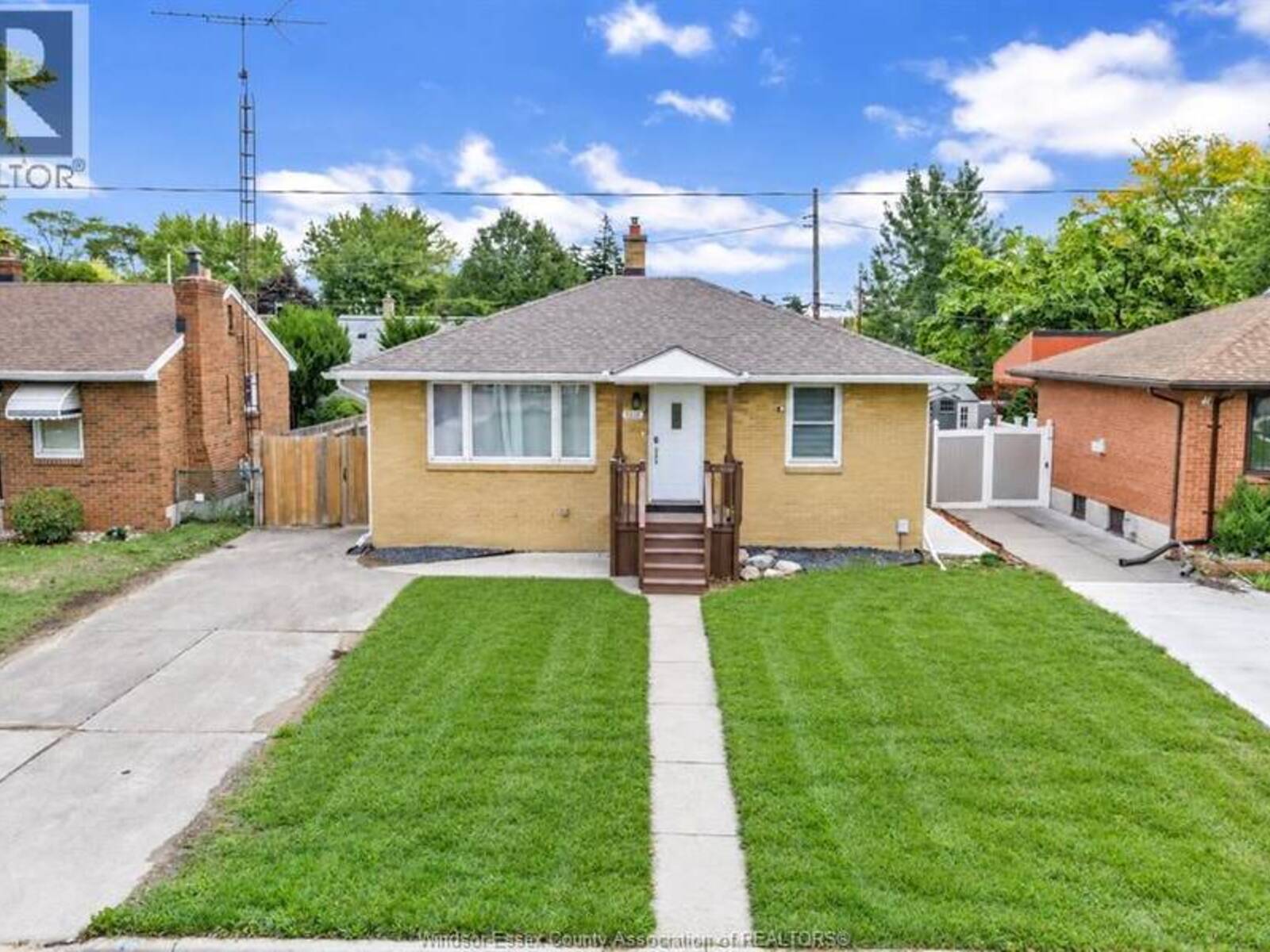 1202 HARRISON, Windsor, Ontario N9C 3J5