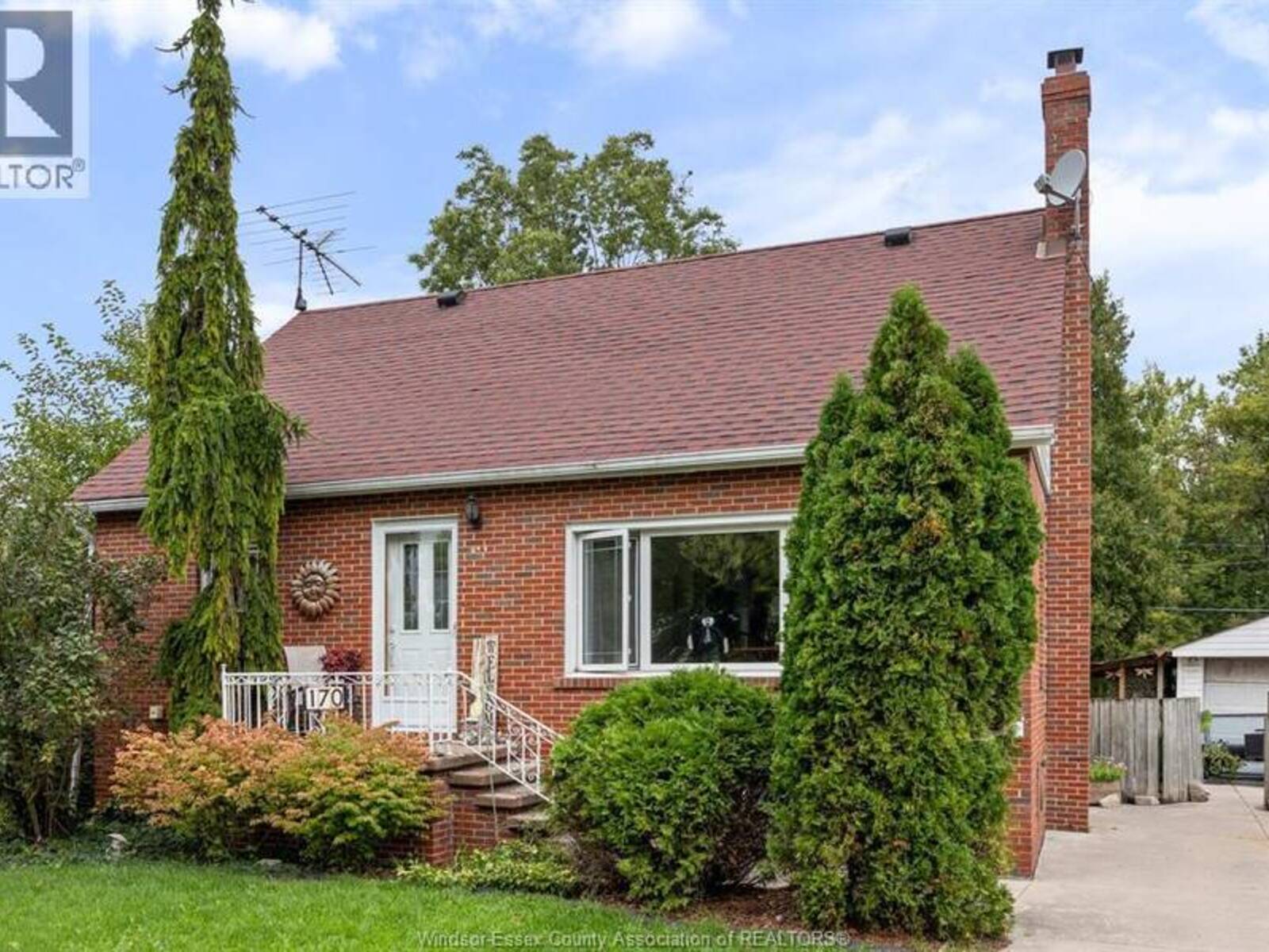 170 FORT, Amherstburg, Ontario N9V 1B8
