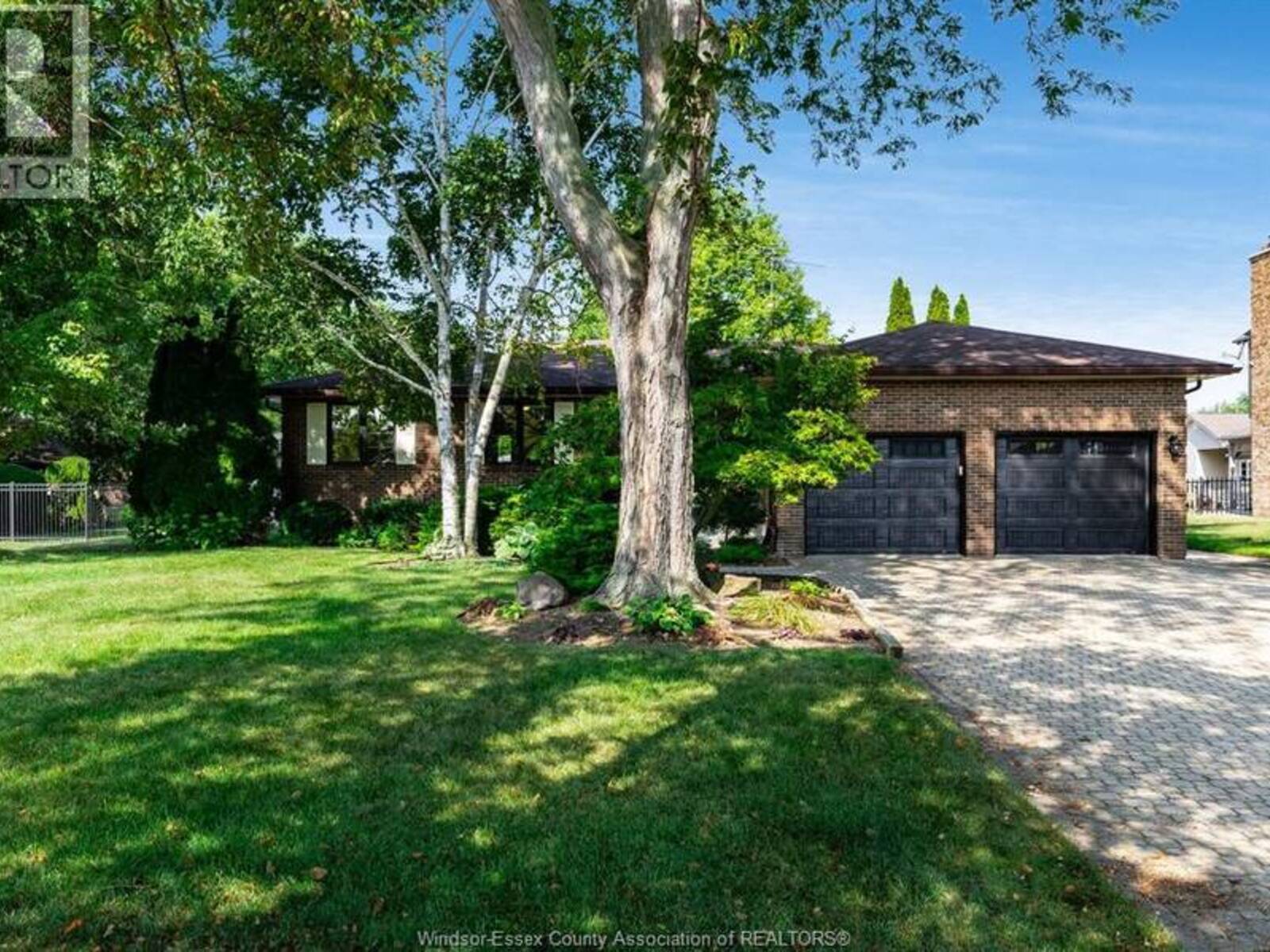 105 Pointe West DRIVE, Amherstburg, Ontario N9V 3P1
