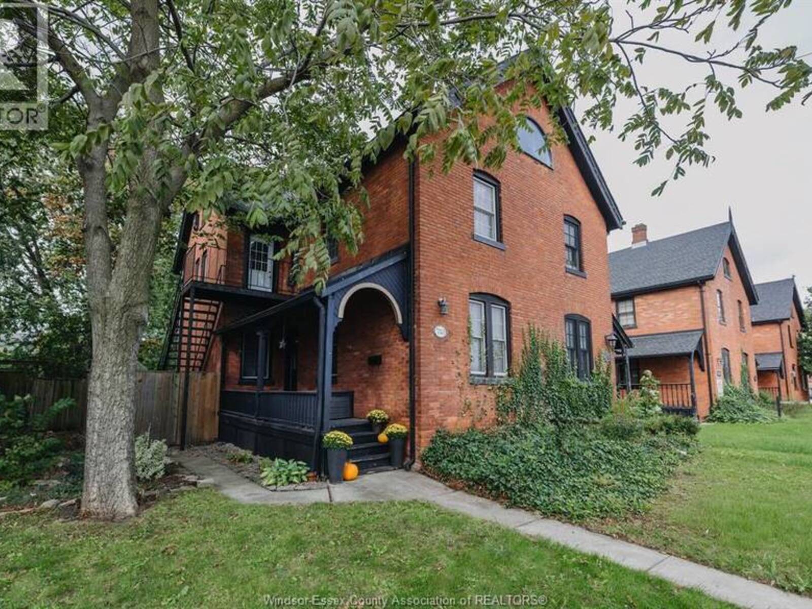 753 Walker ROAD, Windsor, Ontario N8Y 2N2