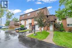 6312 THORNBERRY | Windsor Ontario | Slide Image Five