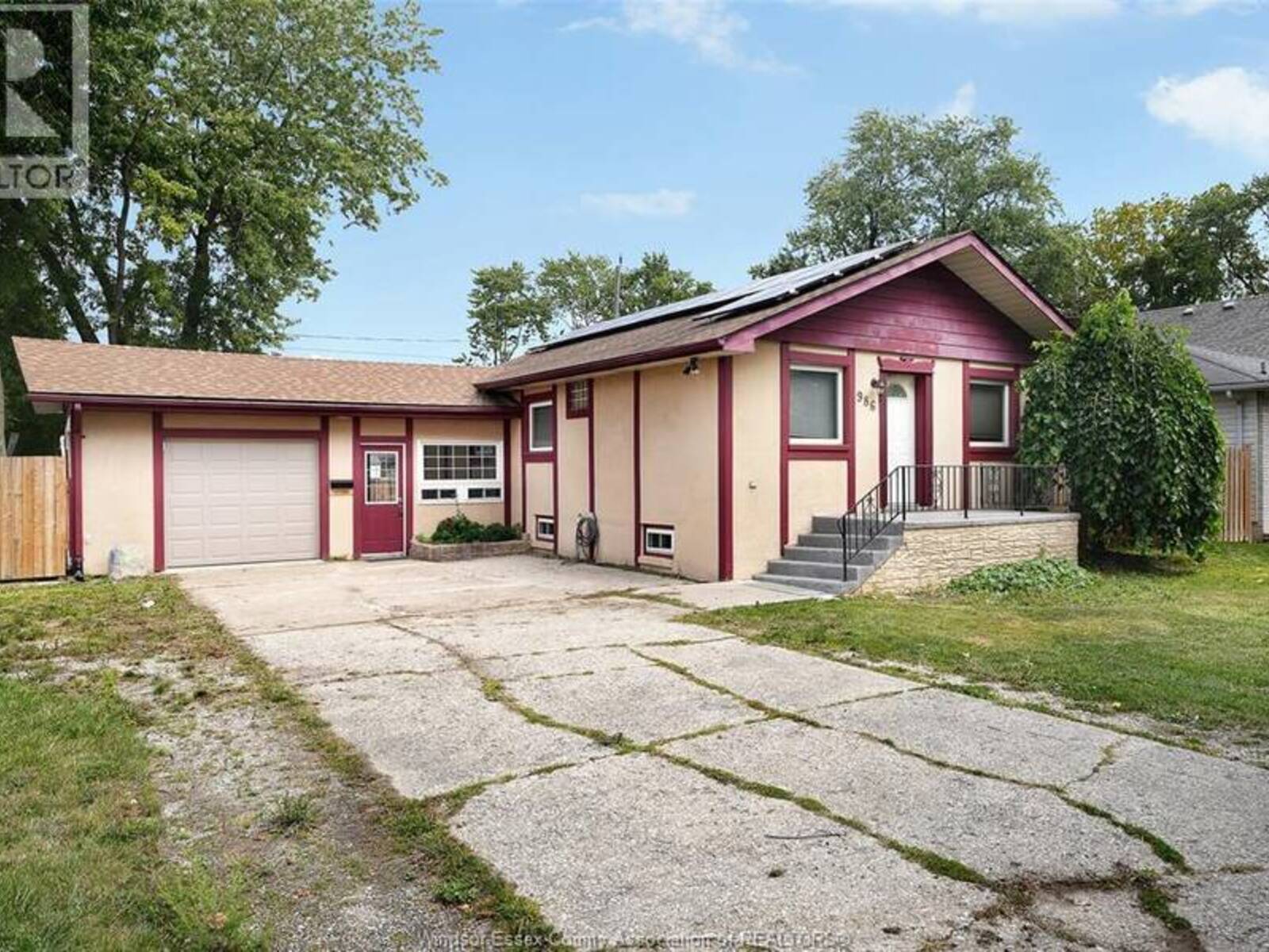 986 EASTLAWN AVENUE, Windsor, Ontario N8S 3H9