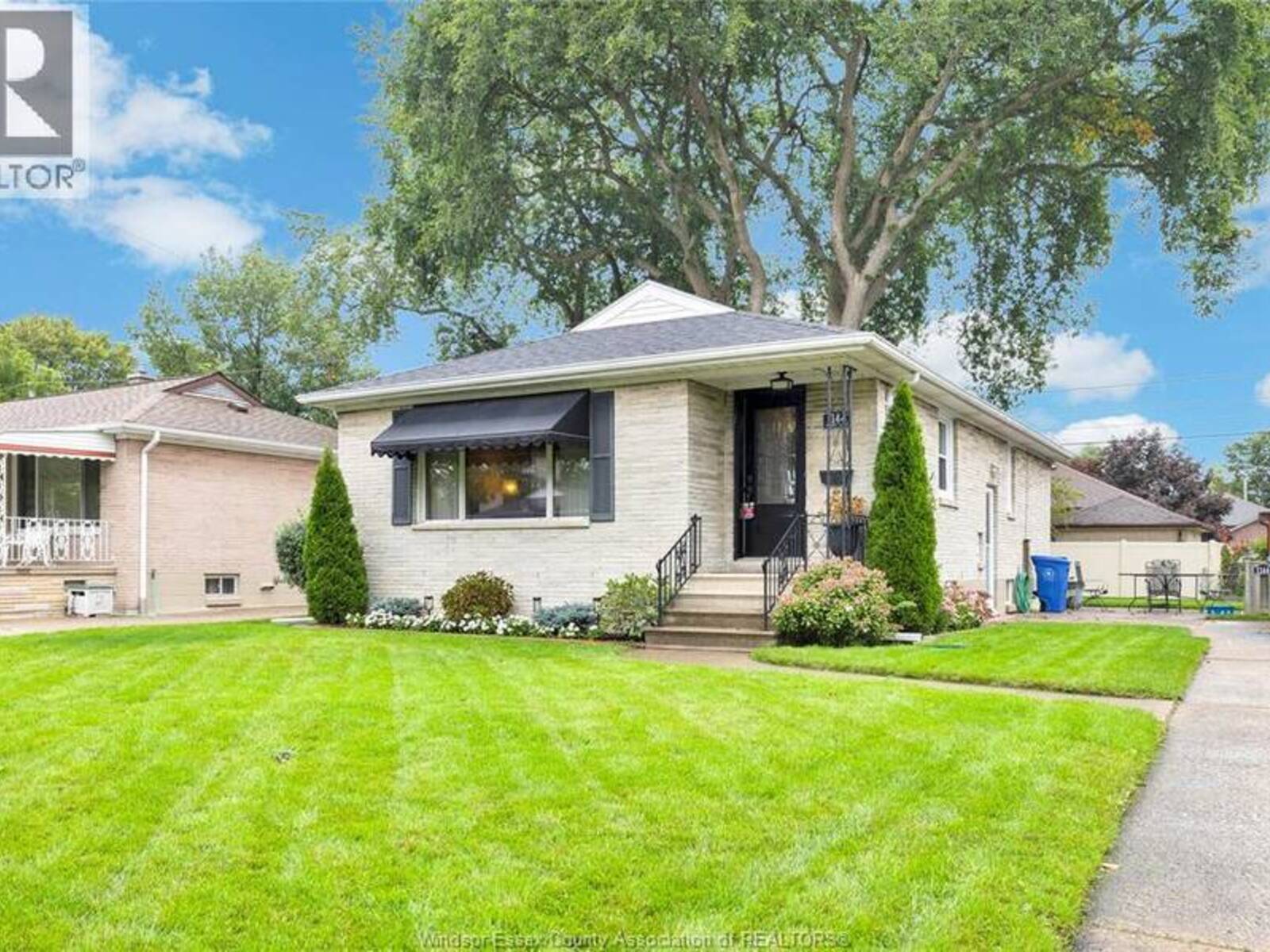 1144 Virginia AVENUE, Windsor, Ontario N8S 2Y9