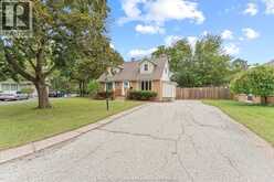 4050 EDEN DRIVE | Windsor Ontario | Slide Image Four