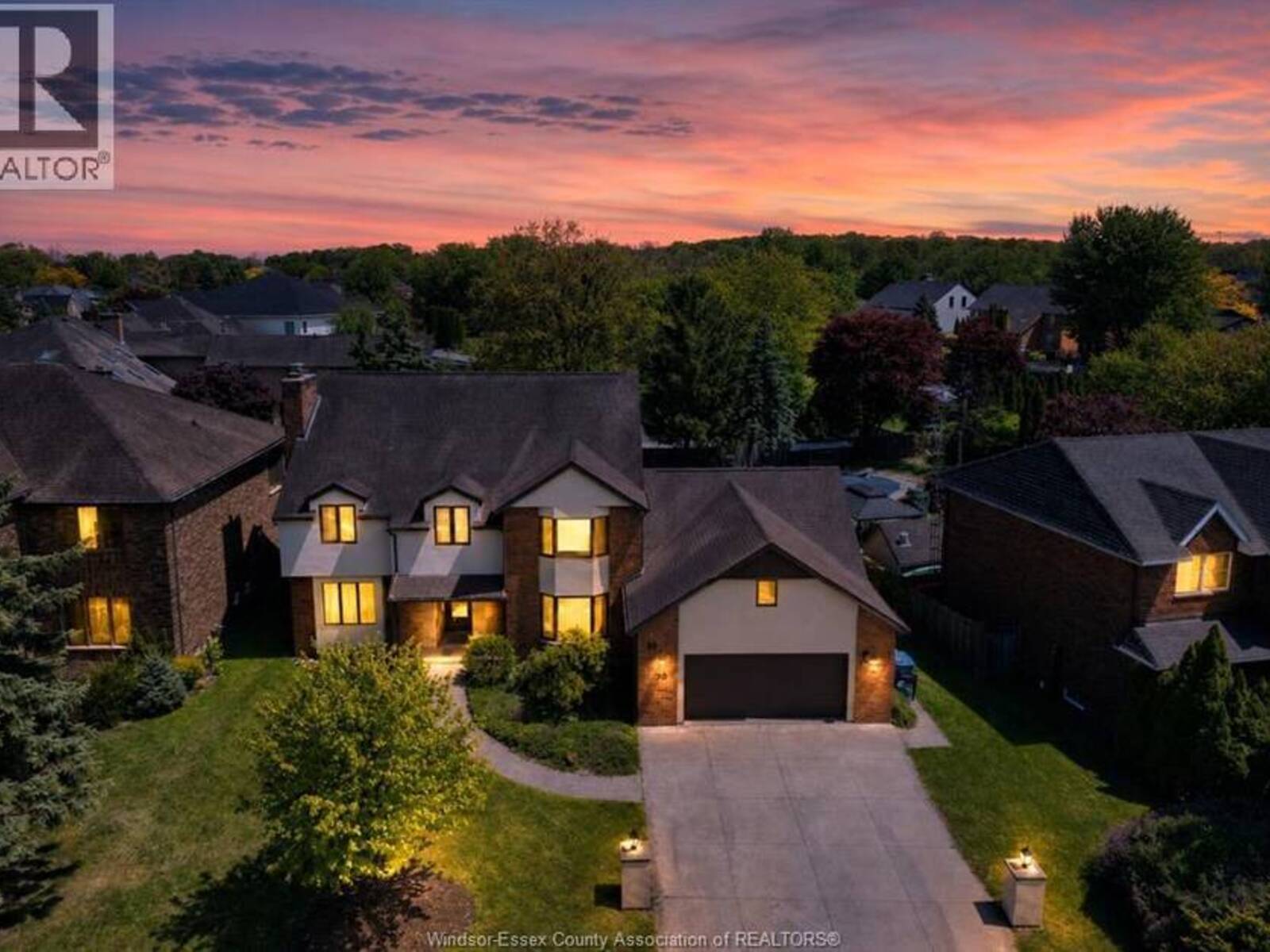 28 CLEOPHAS DRIVE, Tecumseh, Ontario N8N 4J9