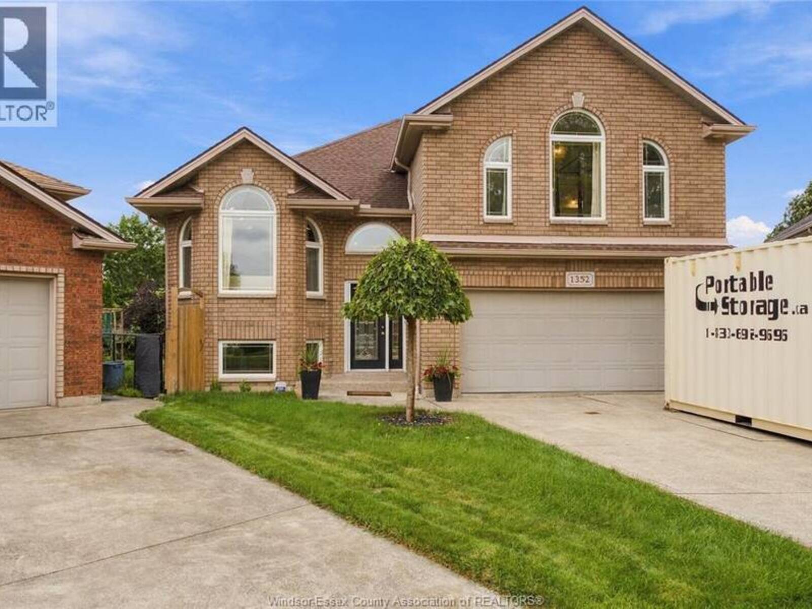1352 MERIDIAN, Windsor, Ontario N9G 2Z8