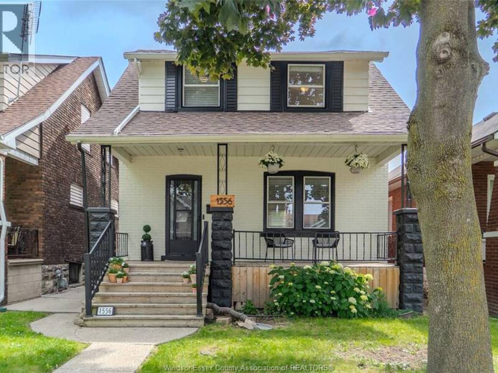 1556 Hall AVENUE, Windsor, Ontario N8X 4R7