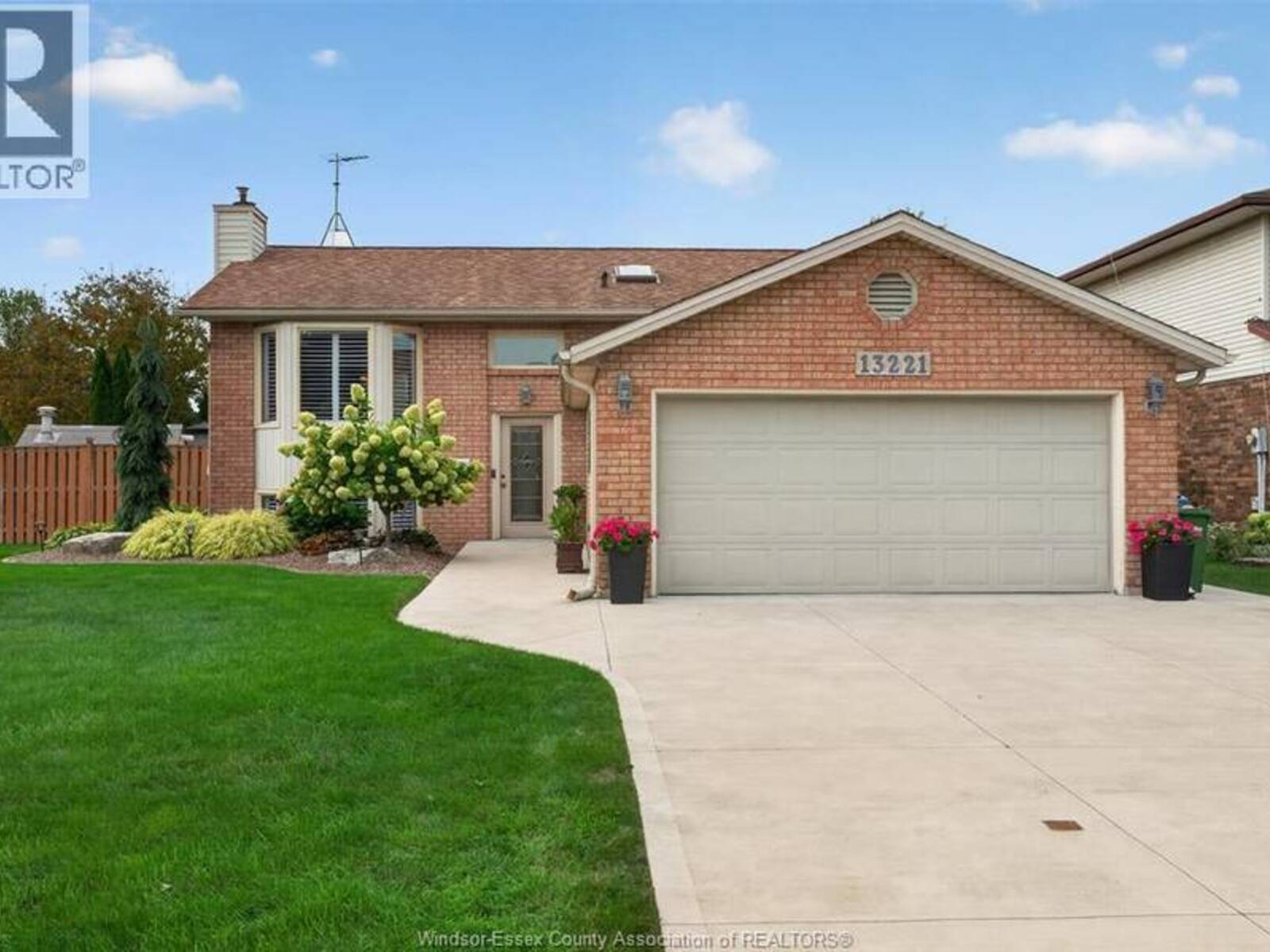 13221 St. Gregory's, Tecumseh, Ontario N8N 4M4