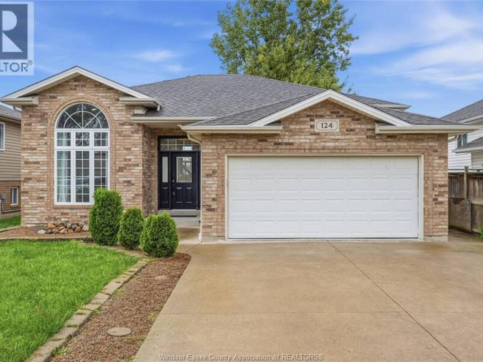 124 HIGGINS CRESCENT, Amherstburg, Ontario N9V 4C6