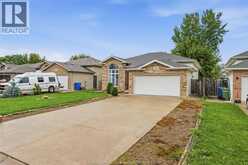 124 HIGGINS CRESCENT | Amherstburg Ontario | Slide Image Three