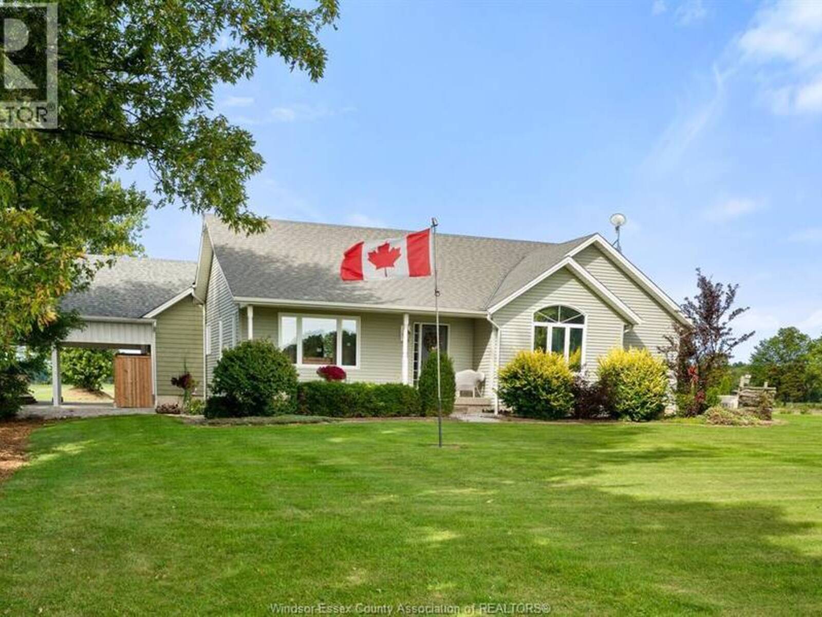 1642 Road 2 West, Kingsville, Ontario N9Y 2E4