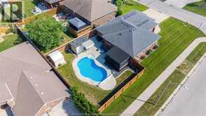 35 MARSHWOODS BOULEVARD | Kingsville Ontario | Slide Image Six