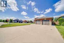 35 MARSHWOODS BOULEVARD | Kingsville Ontario | Slide Image Seven