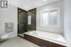 2216 ROXBOROUGH | Windsor Ontario | Slide Image Thirty