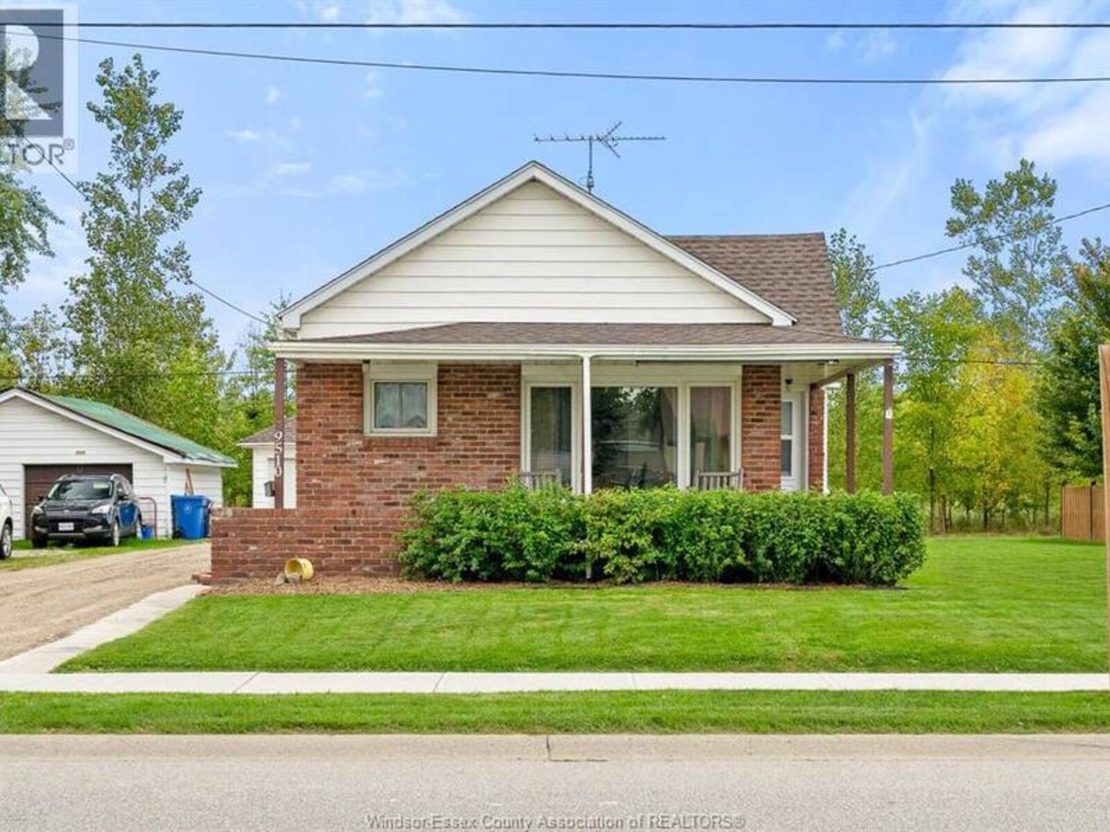 9510 WALKER ROAD, Essex, Ontario N0R 1J0