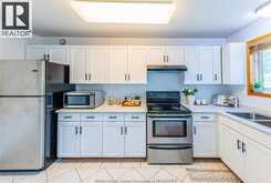 120 HAMPTON | Windsor Ontario | Slide Image Eighteen