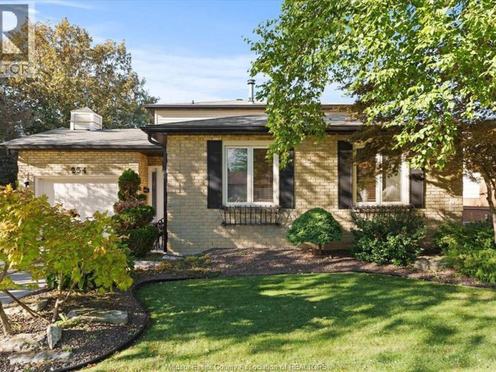 234 APPLEWOOD ROAD, Kingsville, Ontario N9Y 3P3