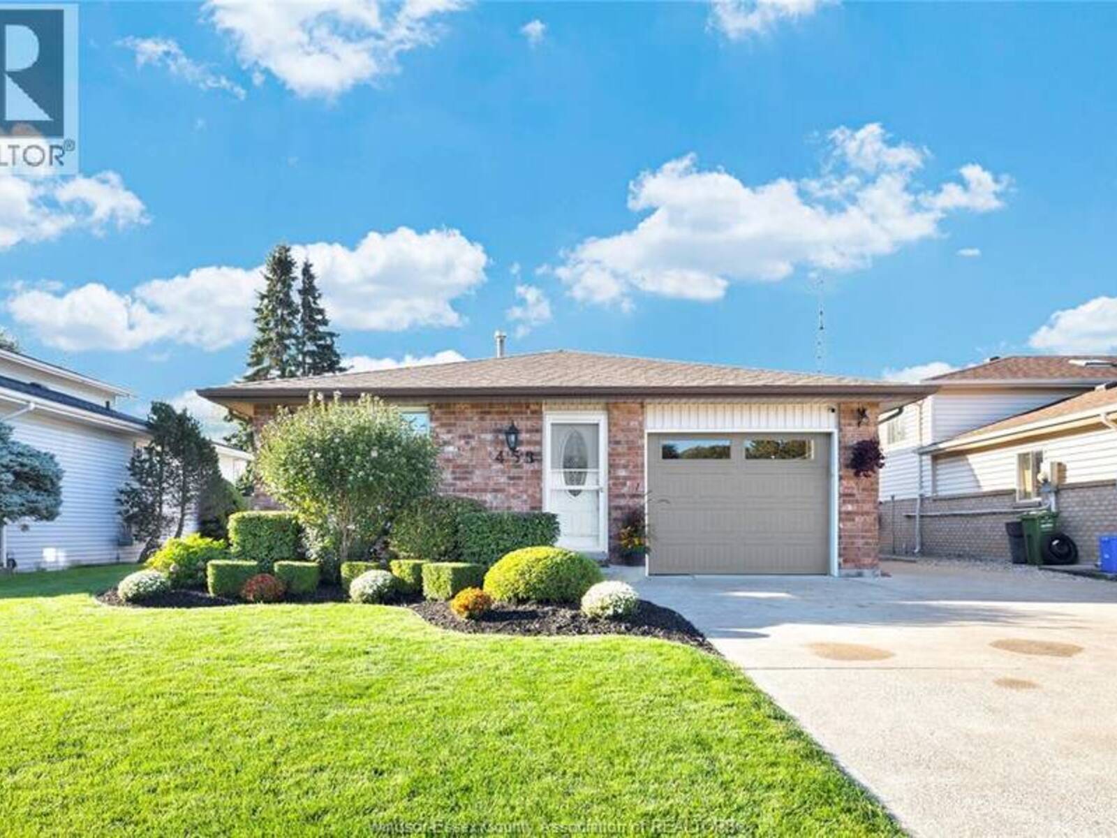 458 DESJARDINS CRESCENT, Lakeshore, Ontario N0R 1A0