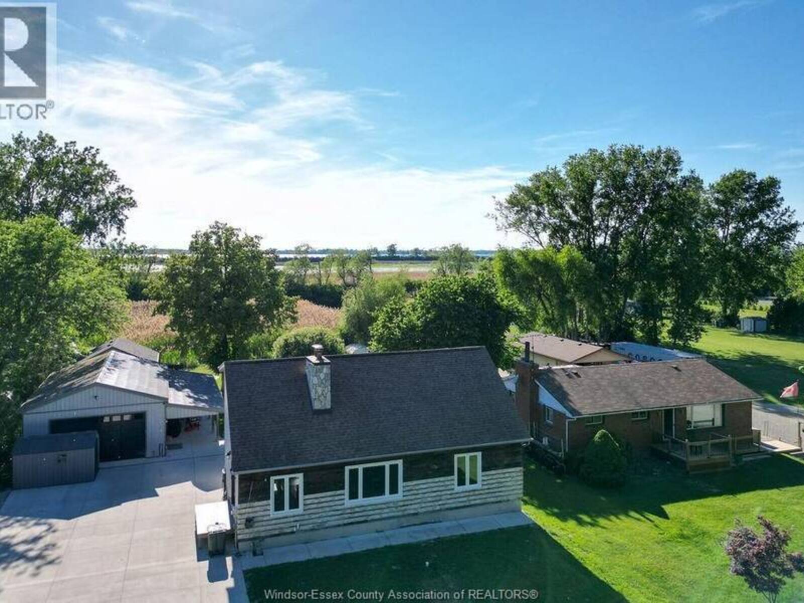 2040 FRONT ROAD North, Amherstburg, Ontario N9V 3R3