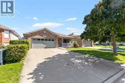 6 REYNOLDS COURT | Amherstburg Ontario | Slide Image Two