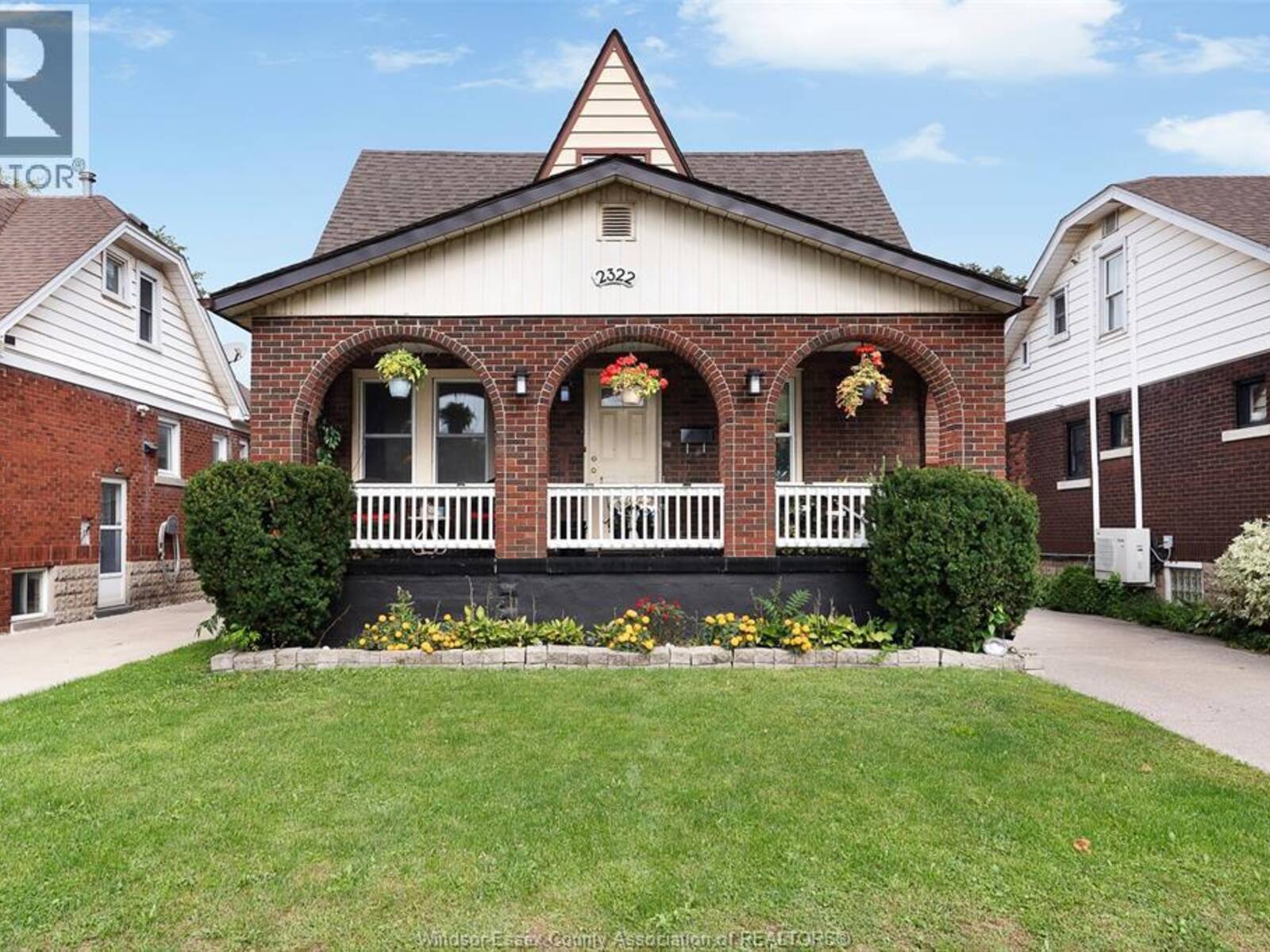 2322 BYNG ROAD, Windsor, Ontario N8W 3E5