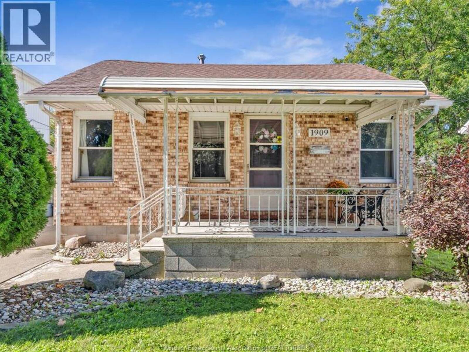 1909 Westcott ROAD, Windsor, Ontario N8W 4K5