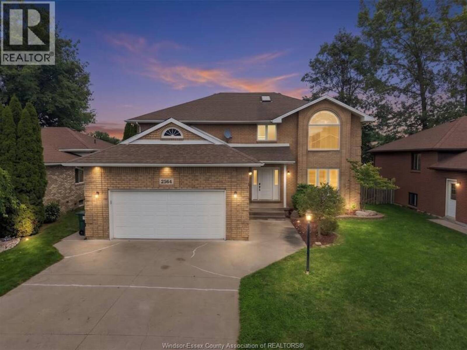 2564 BUTTERY STREET, Windsor, Ontario N9E 4L9