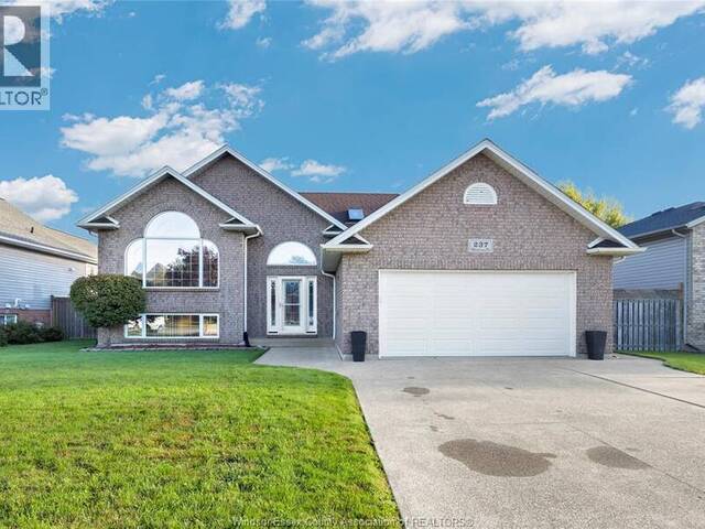 237 WOODVIEW DRIVE Essex Ontario, N8M 3E9 - 5 Bedrooms Home For Sale