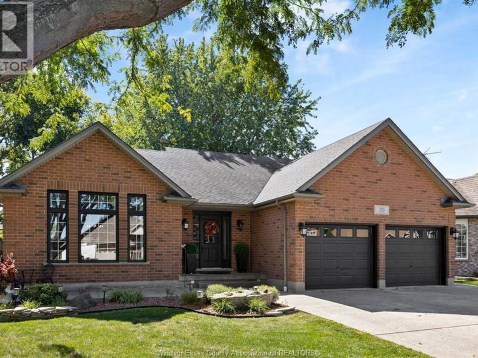 35 WHELAN DRIVE, Amherstburg, Ontario N9V 4A4