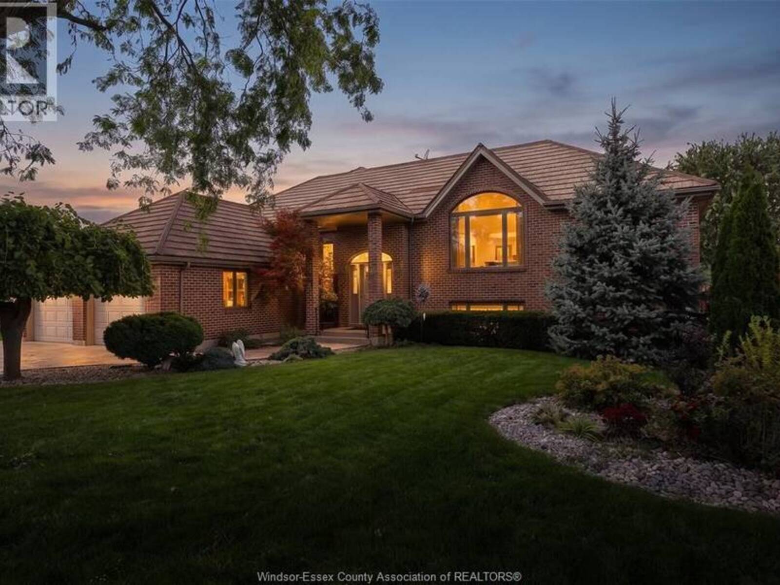 12354 FUNARO CRESCENT, Tecumseh, Ontario N9K 1C4