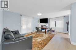 3660 ROXBOROUGH | Windsor Ontario | Slide Image Fifteen