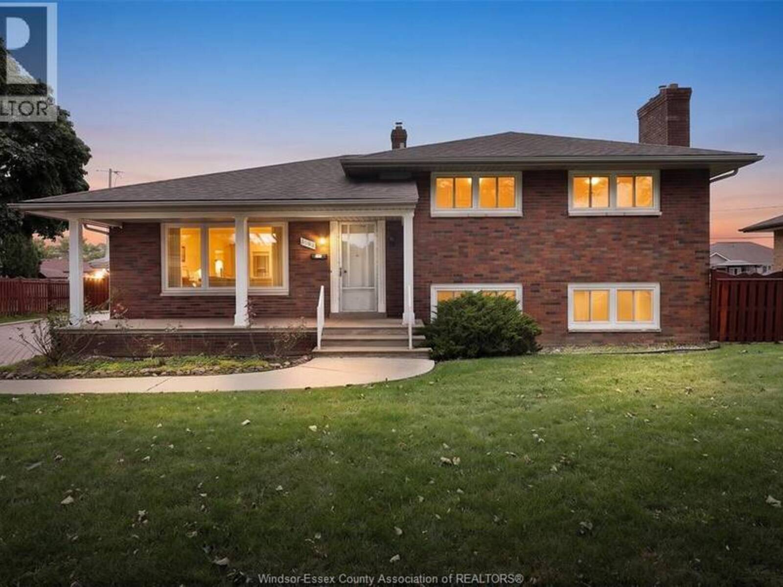 1599 PARTINGTON AVENUE, Windsor, Ontario N9B 2P7