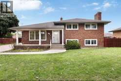 1599 PARTINGTON AVENUE | Windsor Ontario | Slide Image Four