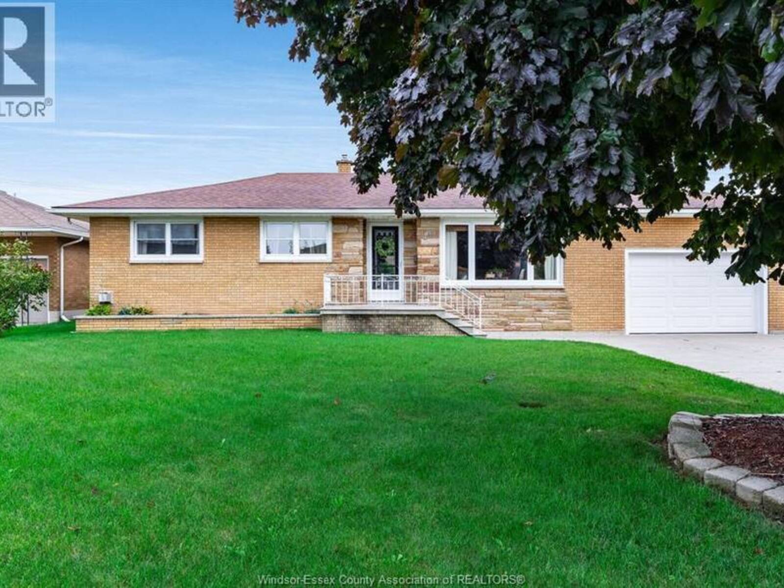 40 NICHOLAS STREET, Leamington, Ontario N8H 3R9