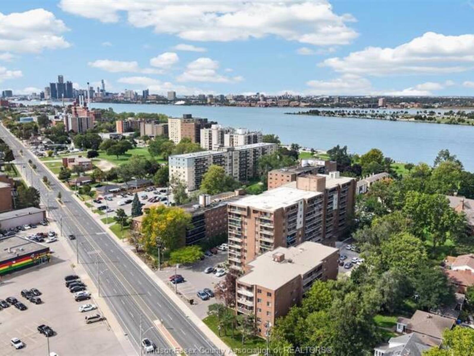 3936 WYANDOTTE STREET East Unit# 810, Windsor, Ontario N8Y 4V1