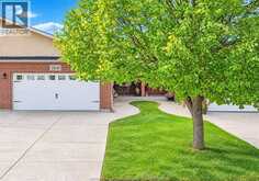 2231 LUXURY | Windsor Ontario | Slide Image One