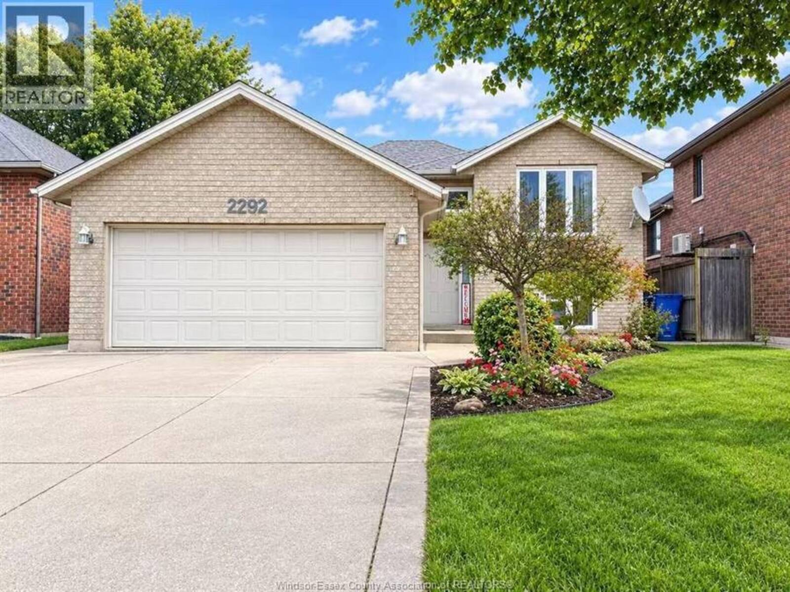 2292 ASKIN AVENUE, Windsor, Ontario N9B 3Y4