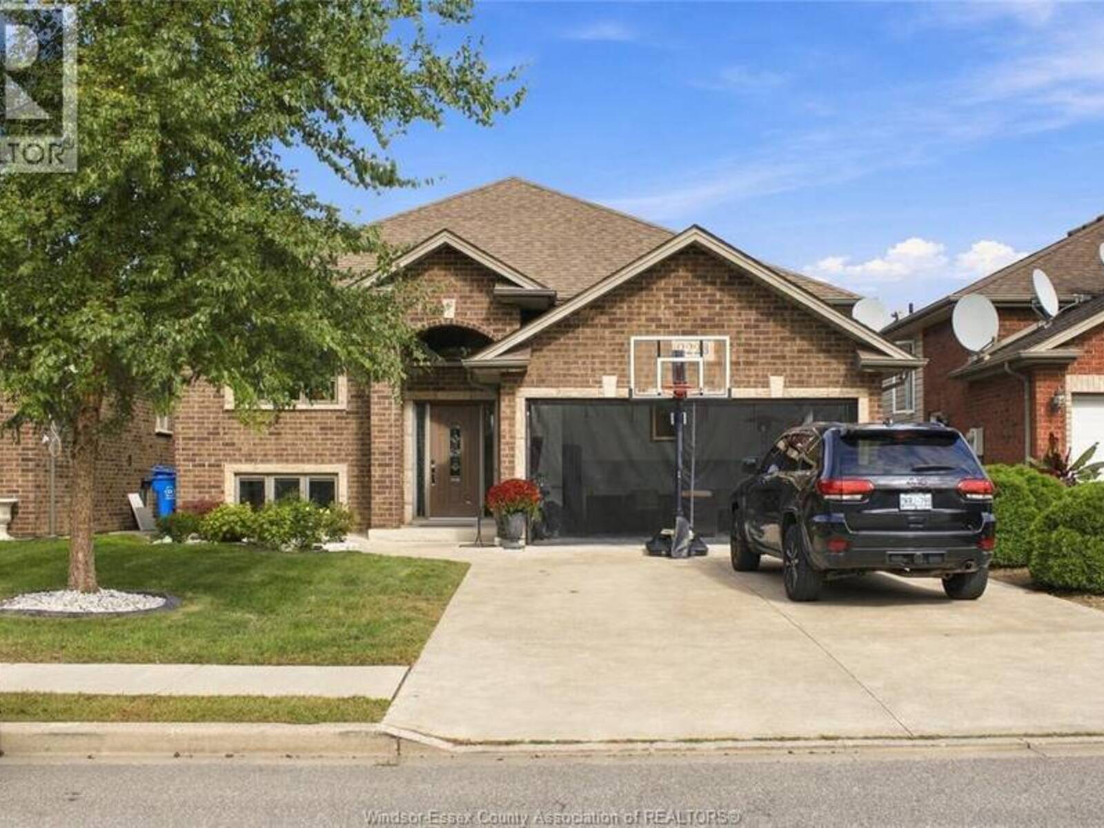2228 ASKIN AVENUE, Windsor, Ontario N9B 3Y5