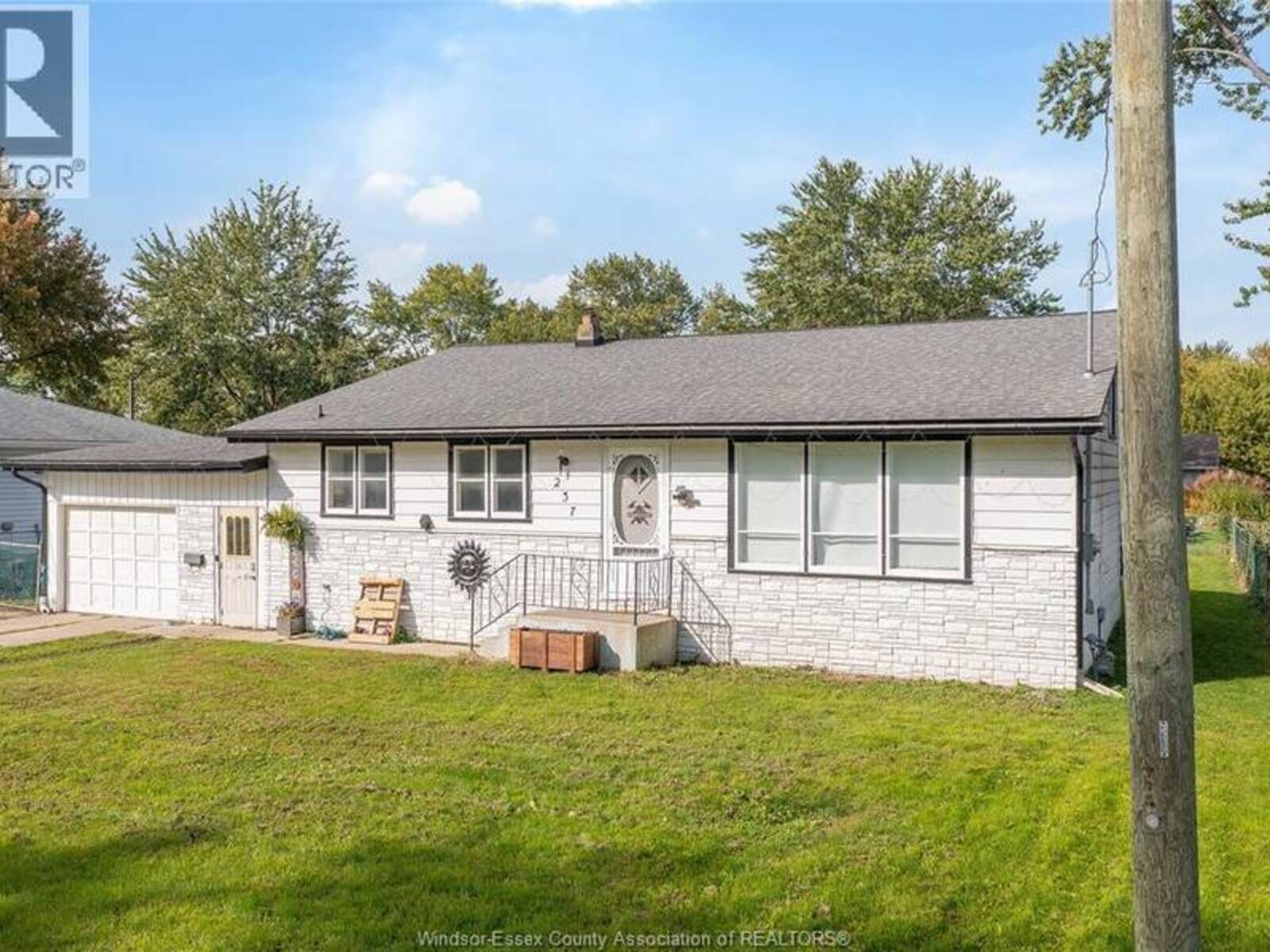 237 SAINT MARY'S ROAD, Lakeshore, Ontario N0R 1C0