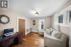 908 OAK STREET | Windsor Ontario | Slide Image Sixteen