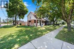 908 OAK STREET | Windsor Ontario | Slide Image Two