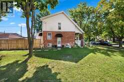 908 OAK STREET | Windsor Ontario | Slide Image Three