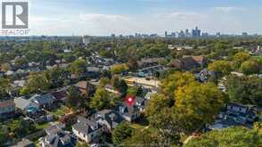 1825 WINDERMERE | Windsor Ontario | Slide Image Thirty-one