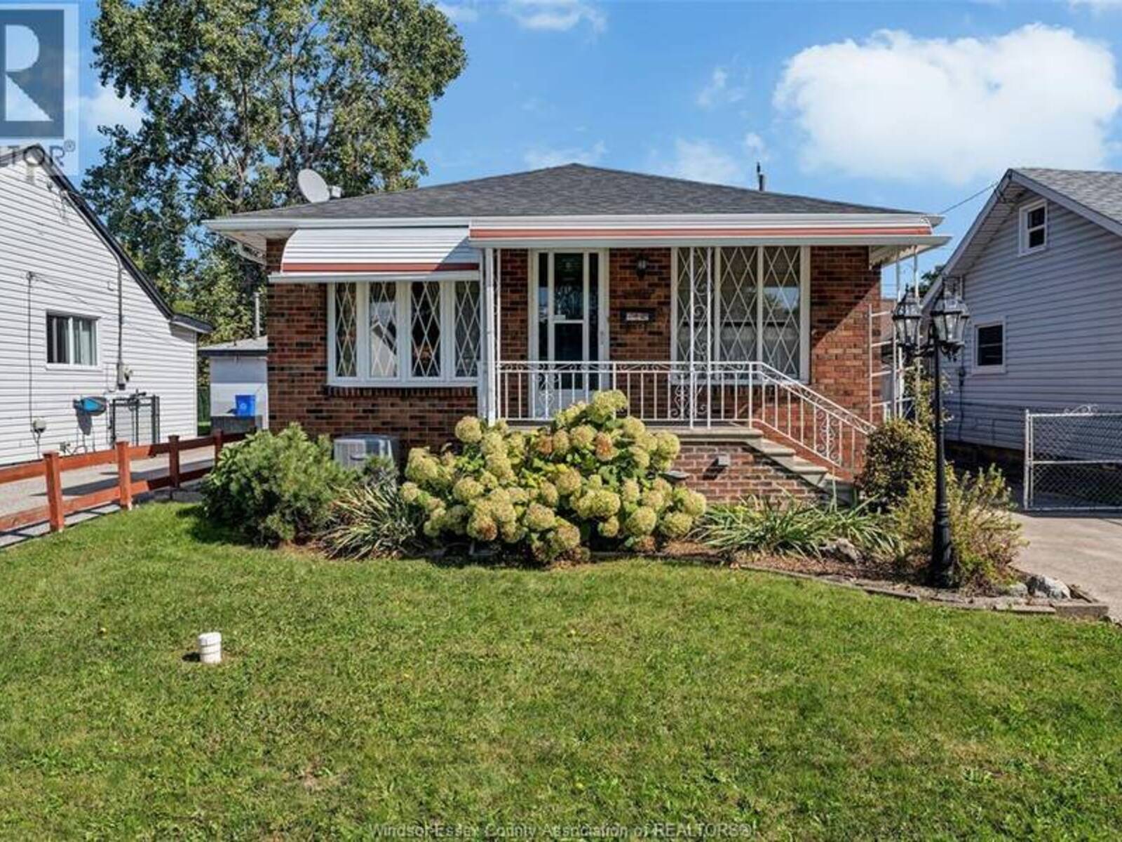 1720 Central AVENUE, Windsor, Ontario N8Y 3W2