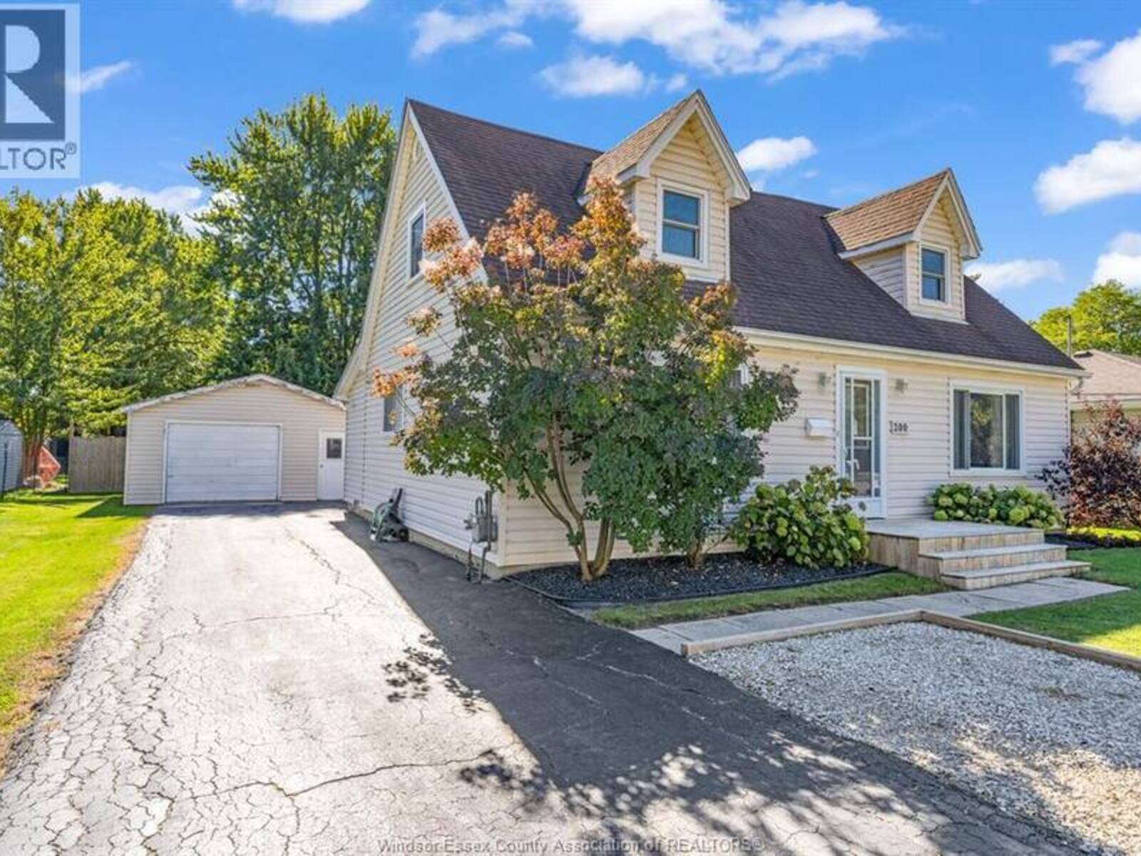 200 Centre STREET, Essex, Ontario N8M 1R2