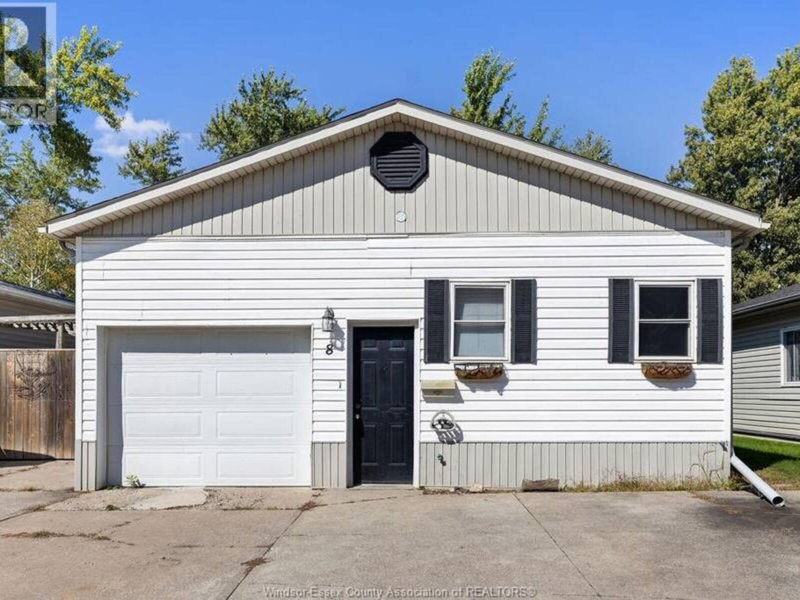 8 SPRUCE, Essex, Ontario N0R 1J0
