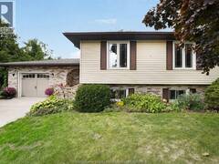 42 William AVENUE Kingsville Ontario, N9Y 3T4