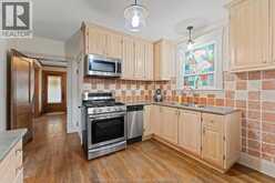928 WINDERMERE | Windsor Ontario | Slide Image Fifteen